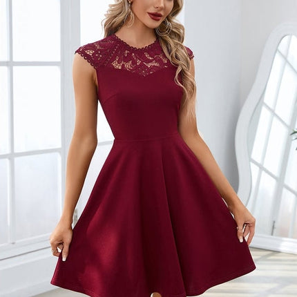 Robe Bordeaux Chic Dentelle Courte